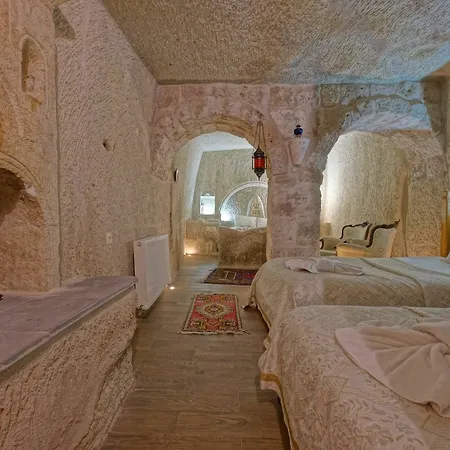Hotel Tribal Cave