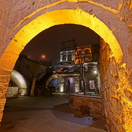 Hotel Tribal Cave