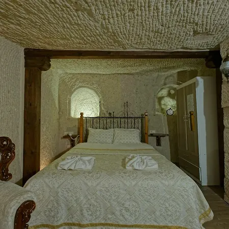 Hotel Tribal Cave